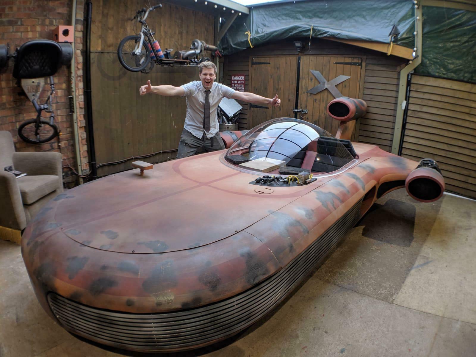 Man Builds A Driveable Star Wars Landspeeder In His Garage