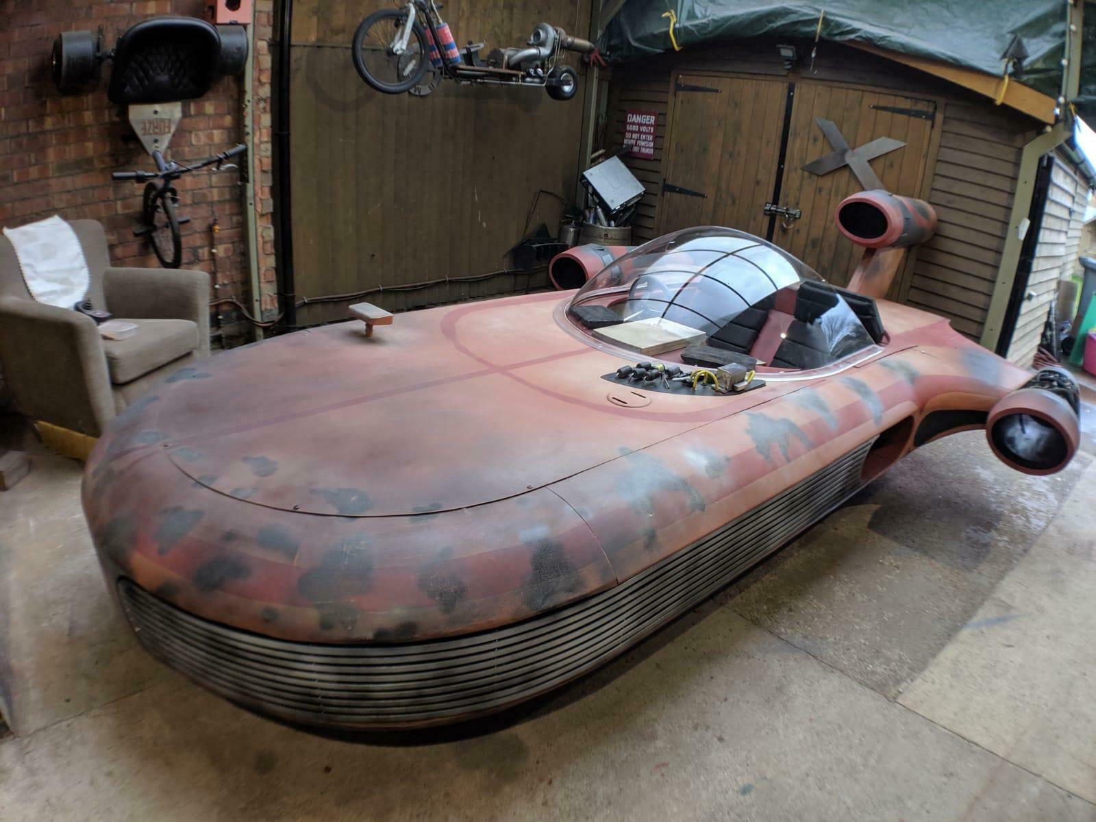 Man Builds A Driveable Star Wars Landspeeder In His Garage