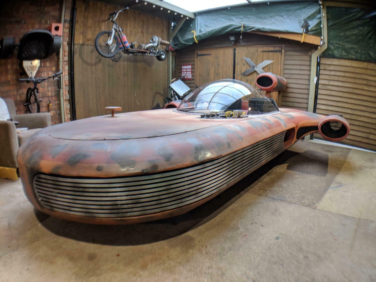 Man Builds A Driveable Star Wars Landspeeder In His Garage