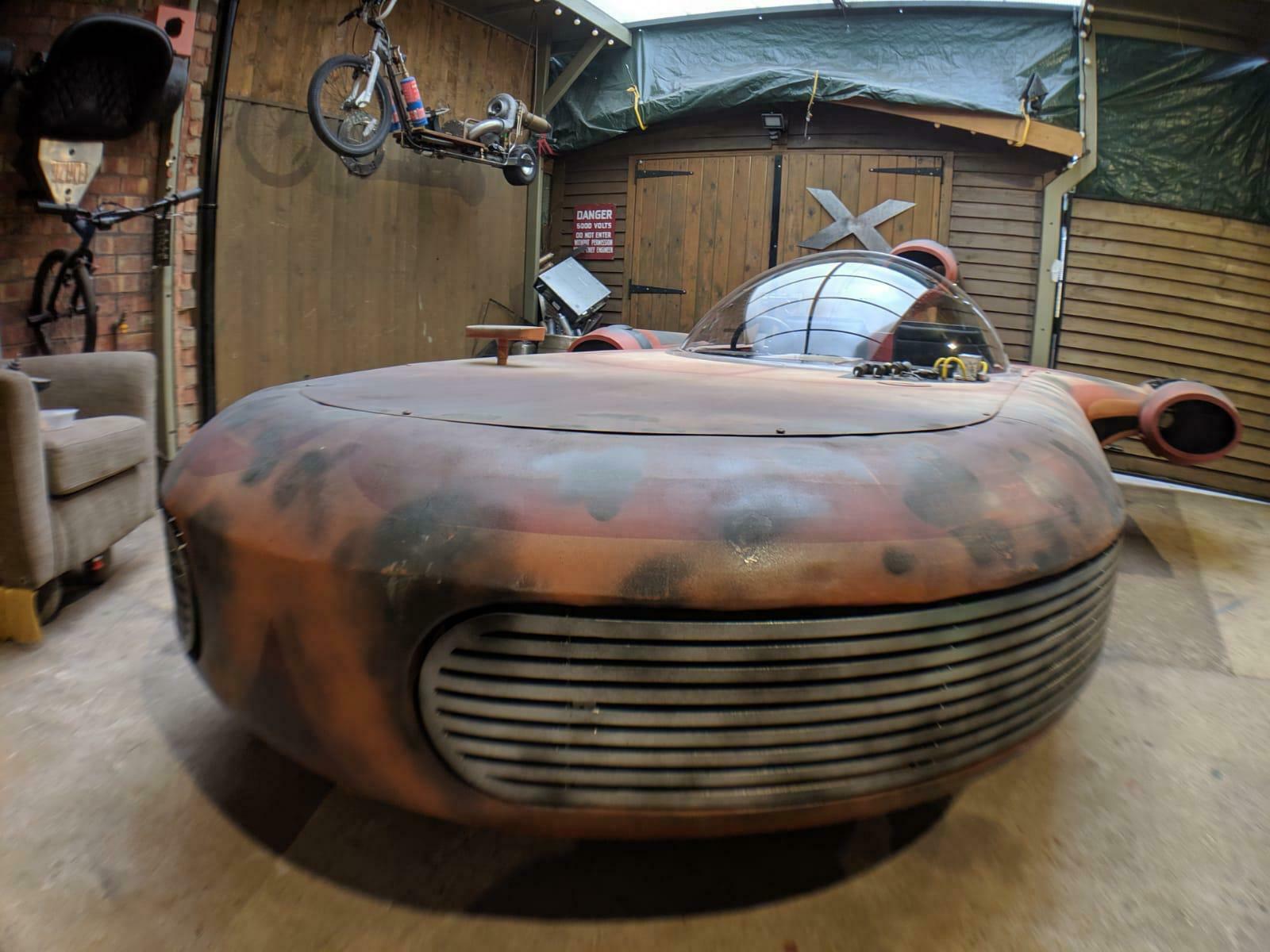 Man Builds A Driveable Star Wars Landspeeder In His Garage