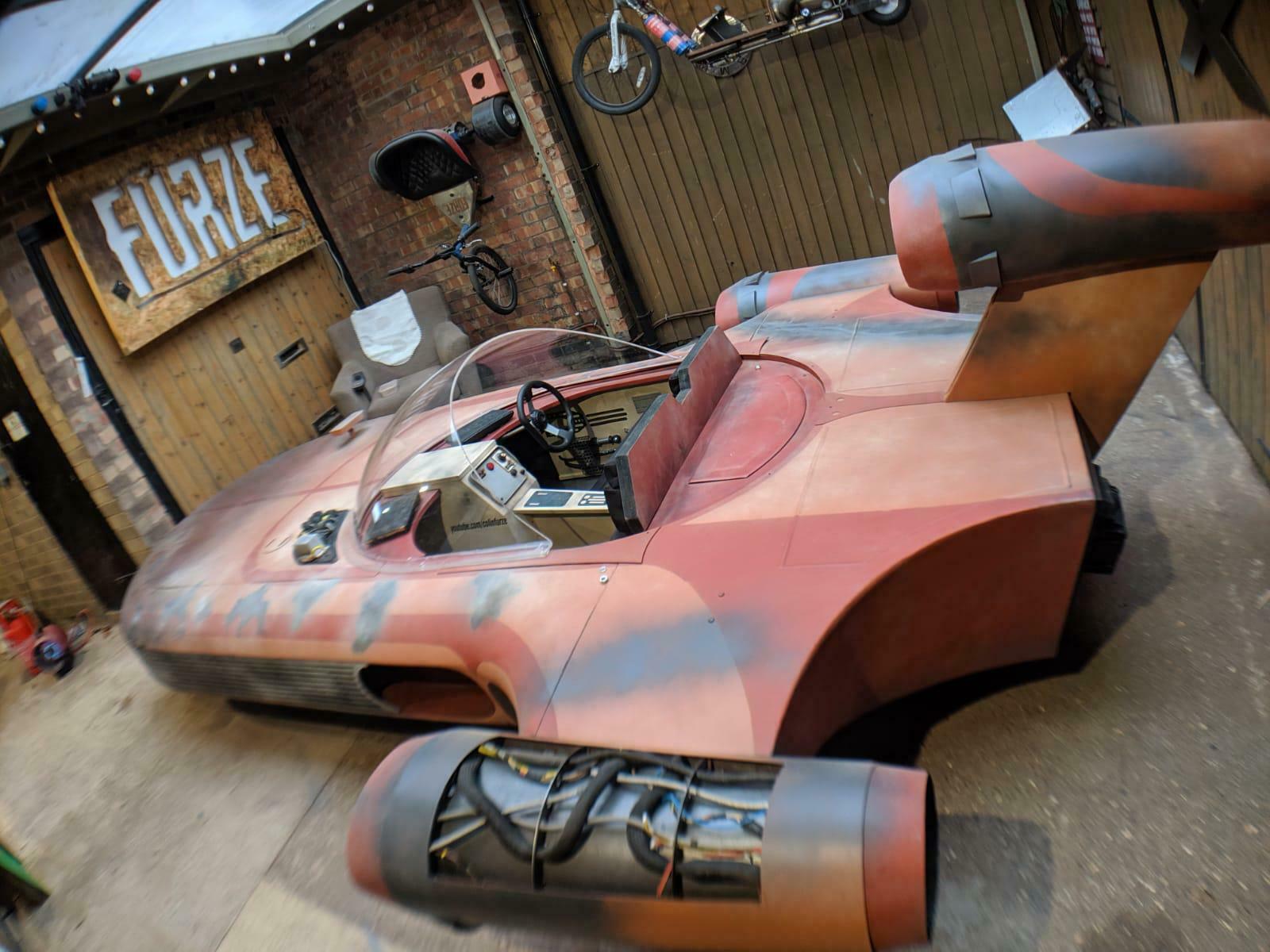 Man Builds A Driveable Star Wars Landspeeder In His Garage