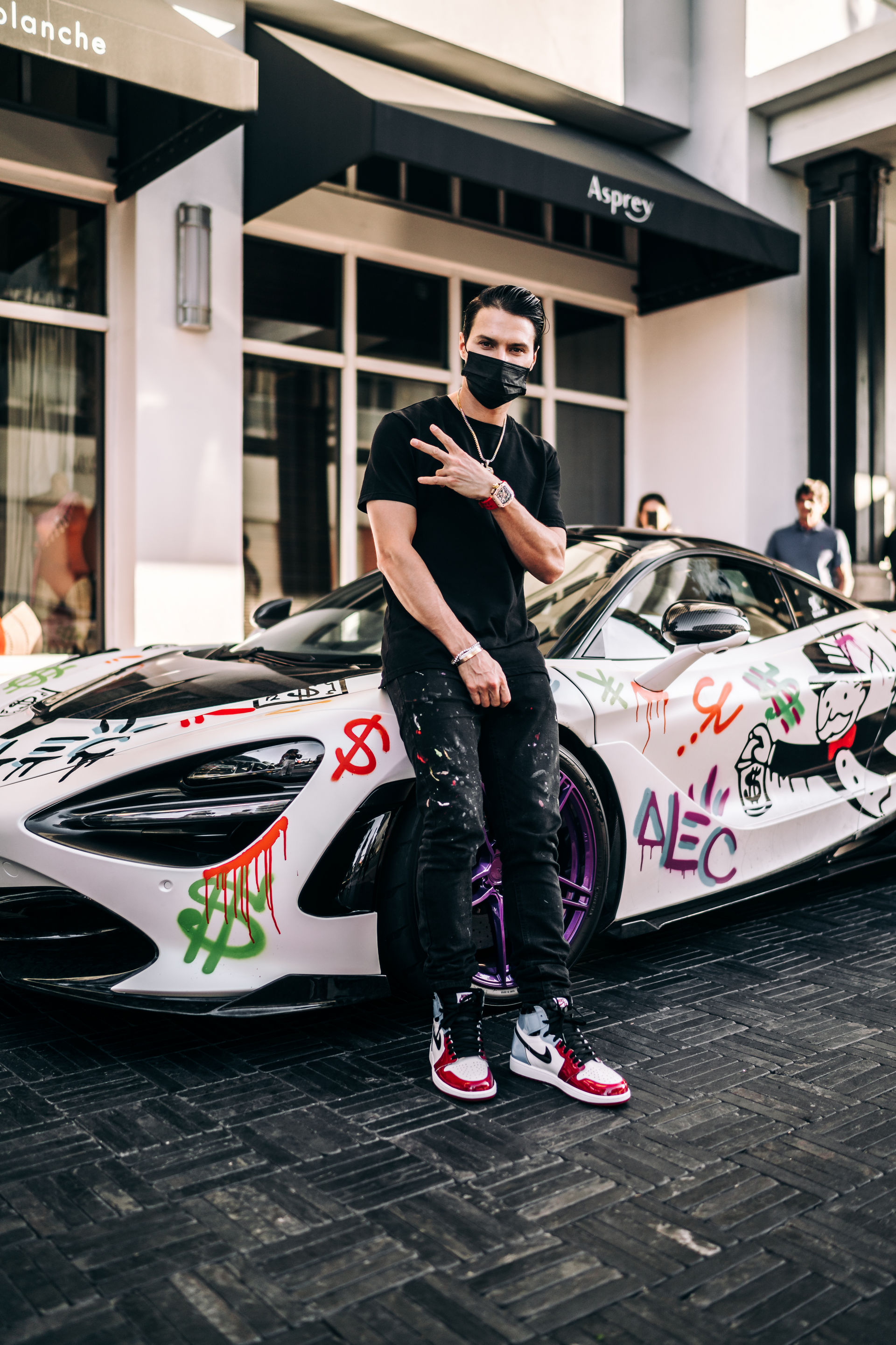 Street Artist Does A McLaren 720S; Sadly, Monopoly Money Won’t Get You One