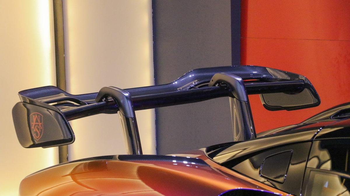 This McLaren Senna Has A Paint Scheme Unlike Any Other