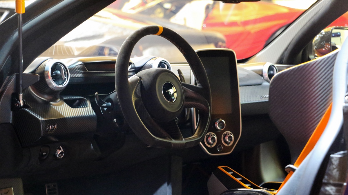 This McLaren Senna Has A Paint Scheme Unlike Any Other