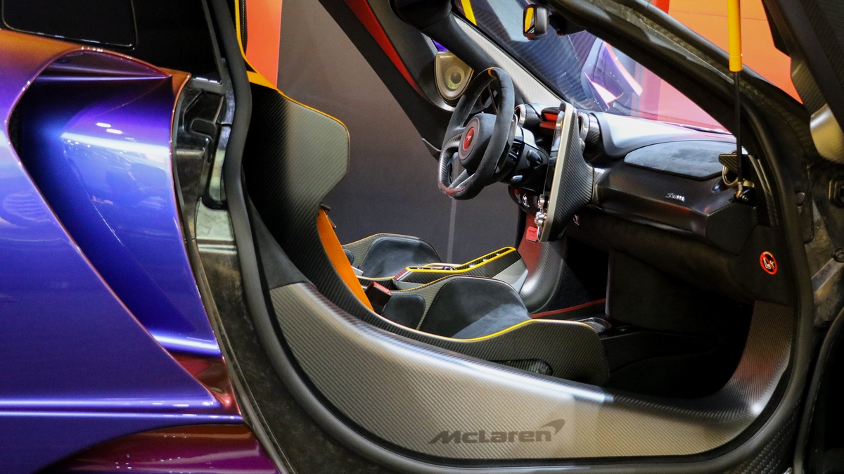 This McLaren Senna Has A Paint Scheme Unlike Any Other