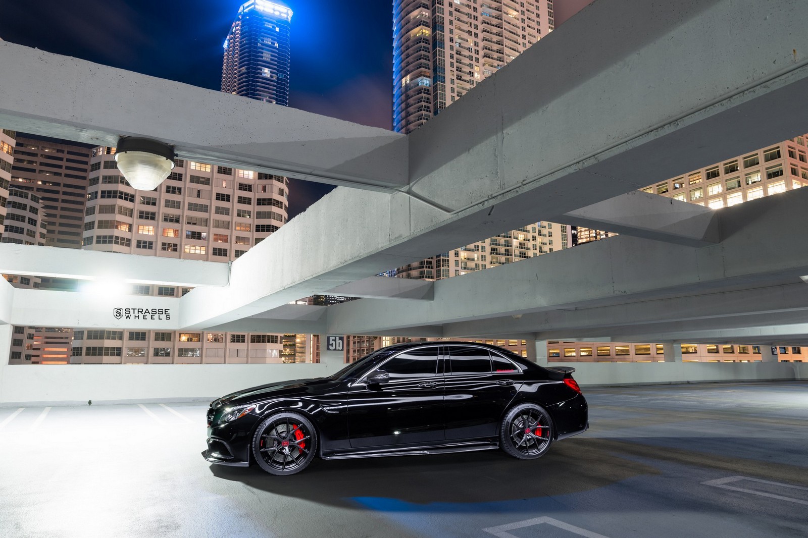 Mercedes-AMG C63 S Ready To Bite Your Face Off With Carbon-Look Wheels