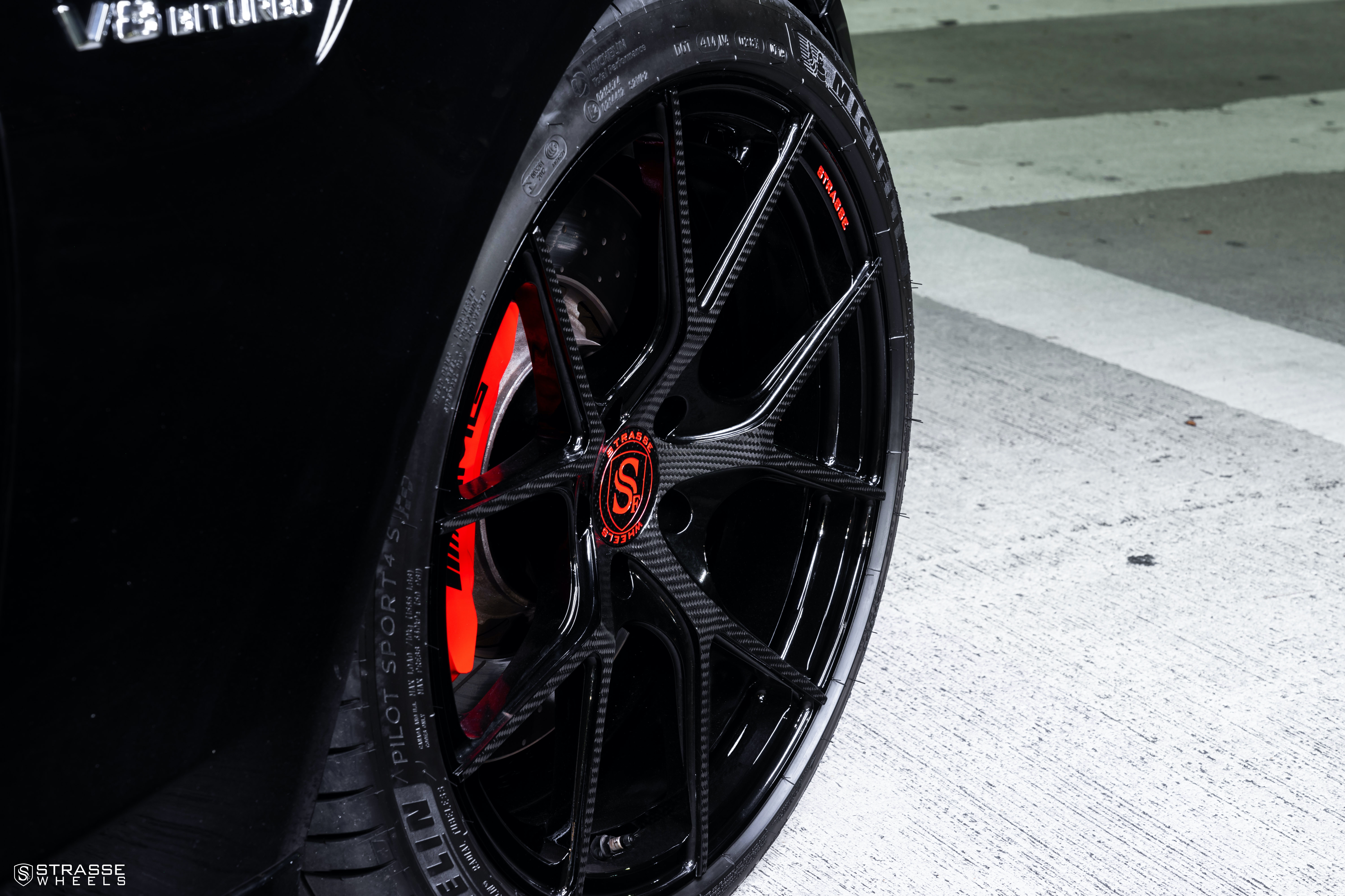 Mercedes-AMG C63 S Ready To Bite Your Face Off With Carbon-Look Wheels