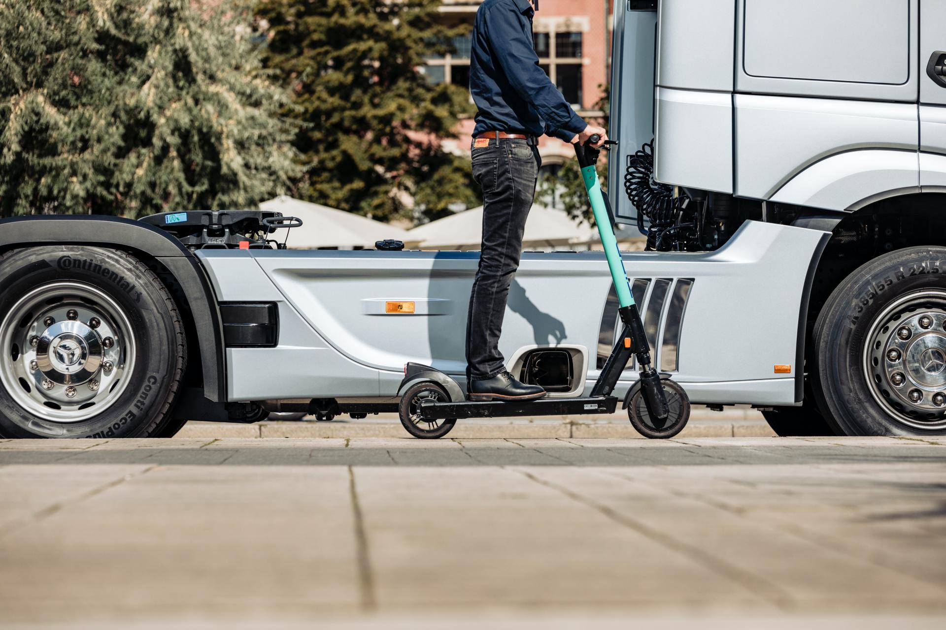 Mercedes’ Sideguard Assist Makes The Streets Safer For E-Scooter Riders