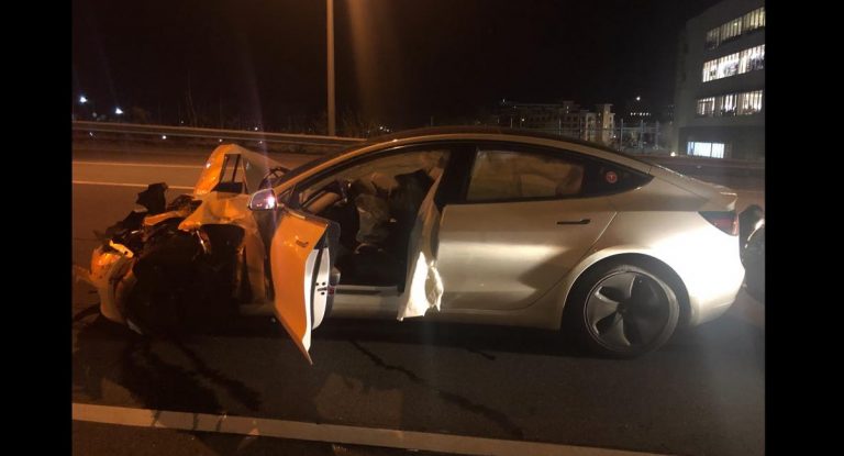 Tesla Model 3 Crashes Into A Police Car With Autopilot Engaged | Carscoops