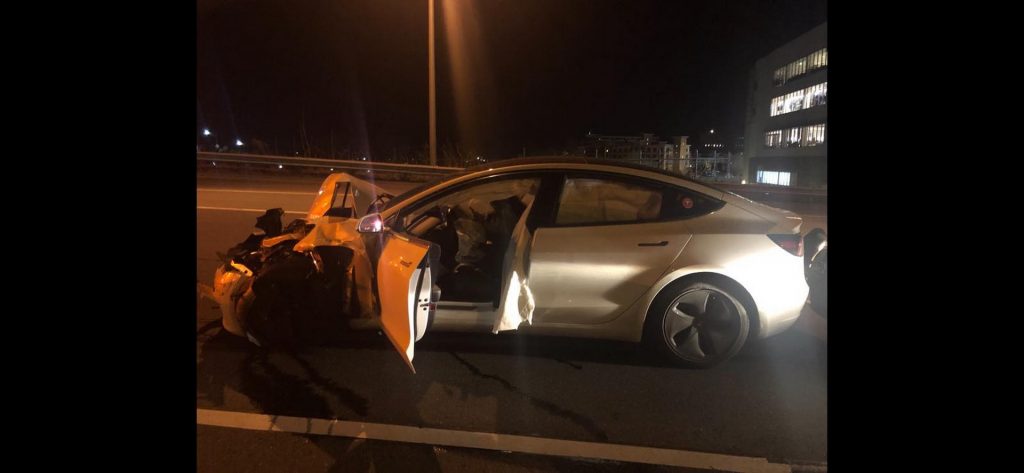 Tesla Model 3 Crashes Into A Police Car With Autopilot Engaged | Carscoops