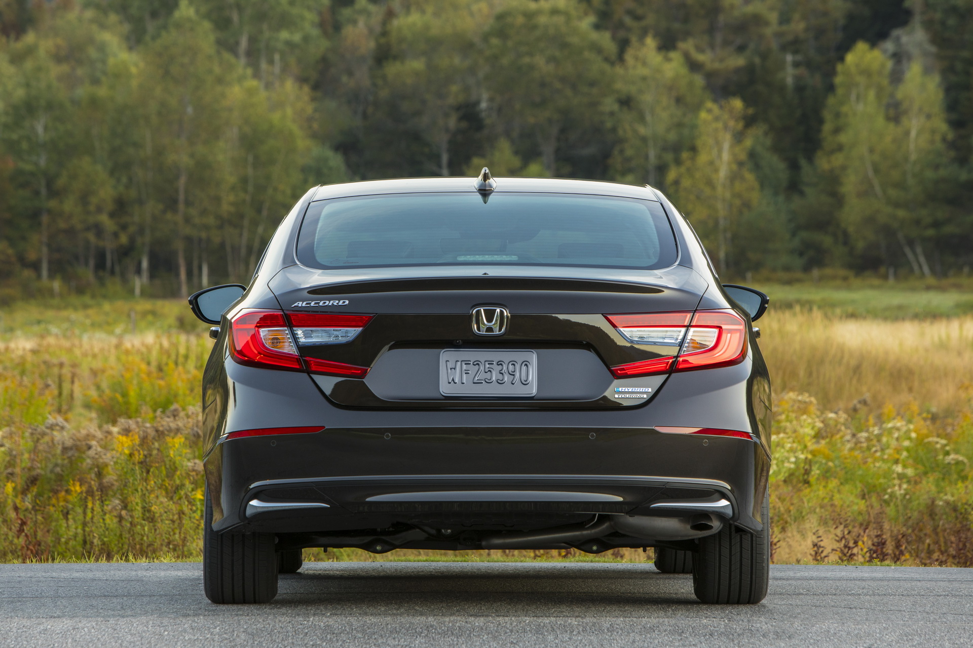 Honda CEO Bucks Trend, Says He Prefers Hybrids Over EVs