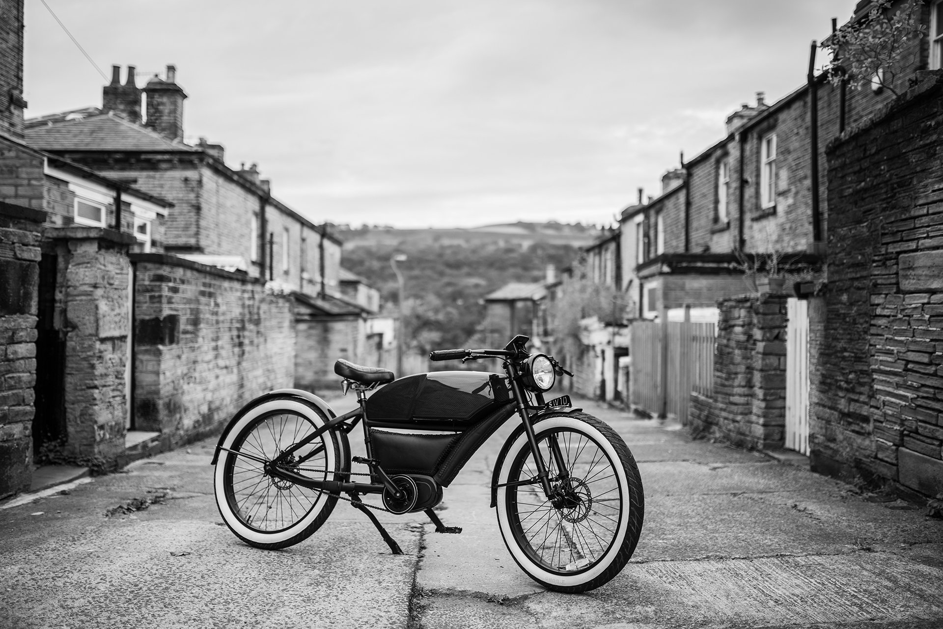 Kahn’s Electric Flying Huntsman Bicycle Will Cost You Just Over $5k