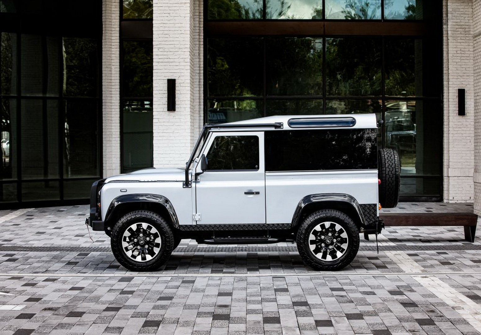 Land Rover Defender Project Blackcomb Is Both Elegant And Tough – And It Packs 565 HP