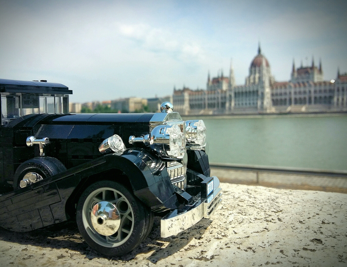 1933 Cadillac 355C Is One Of The Finest Amateur Lego Projects We’ve Seen So Far