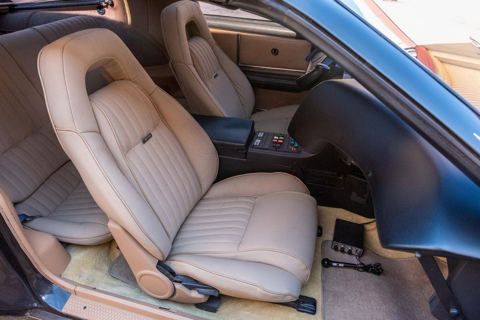 George Barris’ Knight Rider KITT Replica Looks Like Loads Of Fun And Won’t Break The Bank