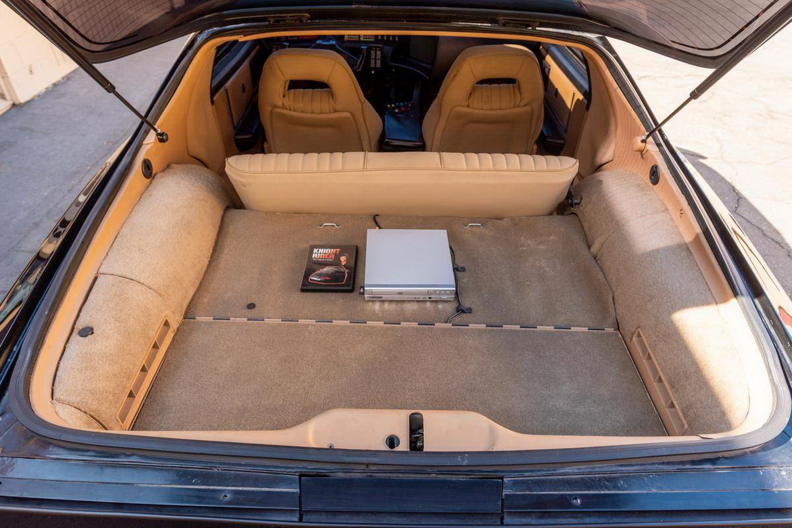 George Barris’ Knight Rider KITT Replica Looks Like Loads Of Fun And Won’t Break The Bank