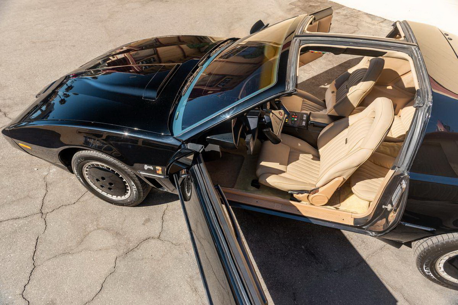 George Barris’ Knight Rider KITT Replica Looks Like Loads Of Fun And Won’t Break The Bank