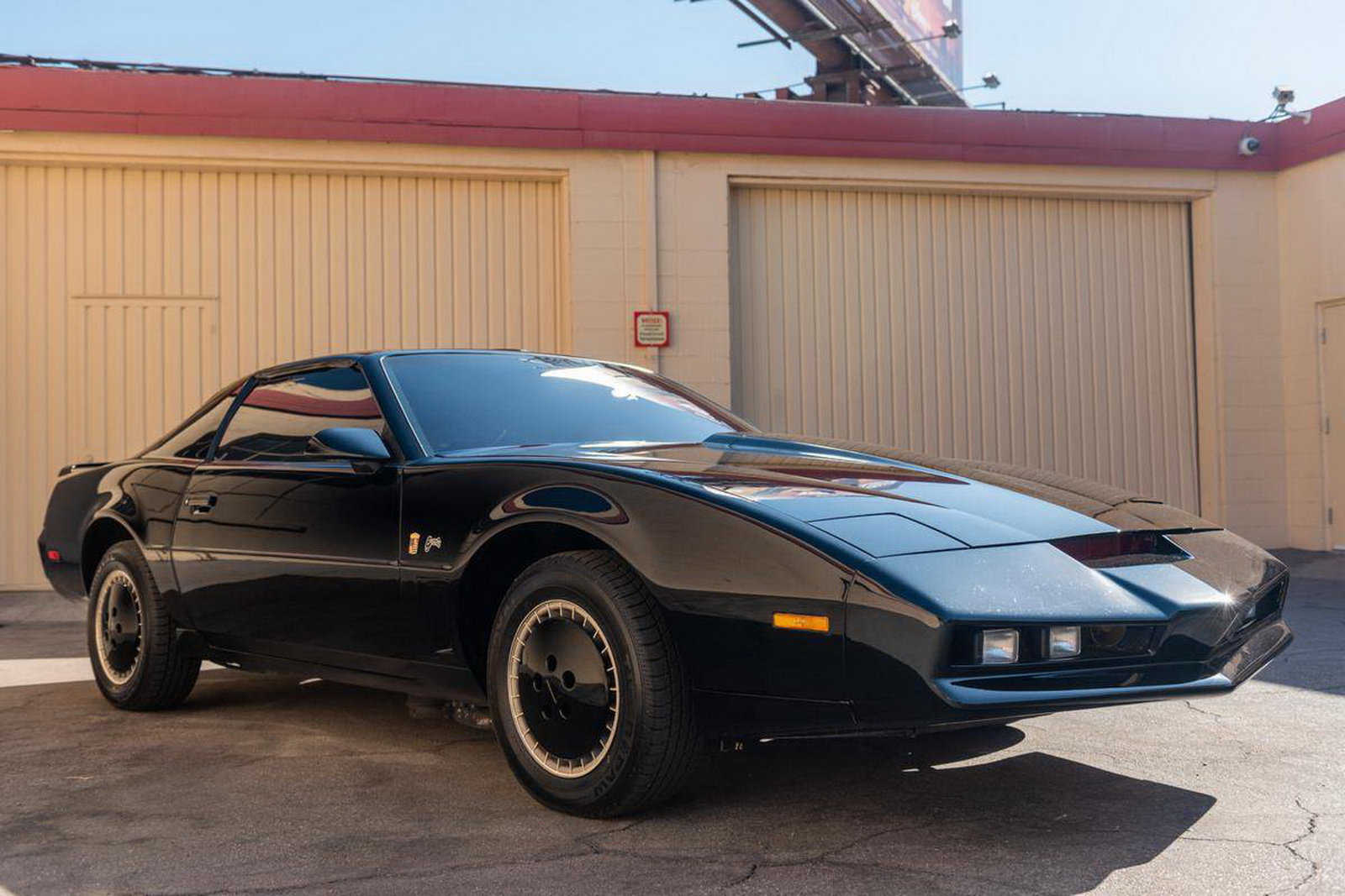 George Barris’ Knight Rider KITT Replica Looks Like Loads Of Fun And Won’t Break The Bank