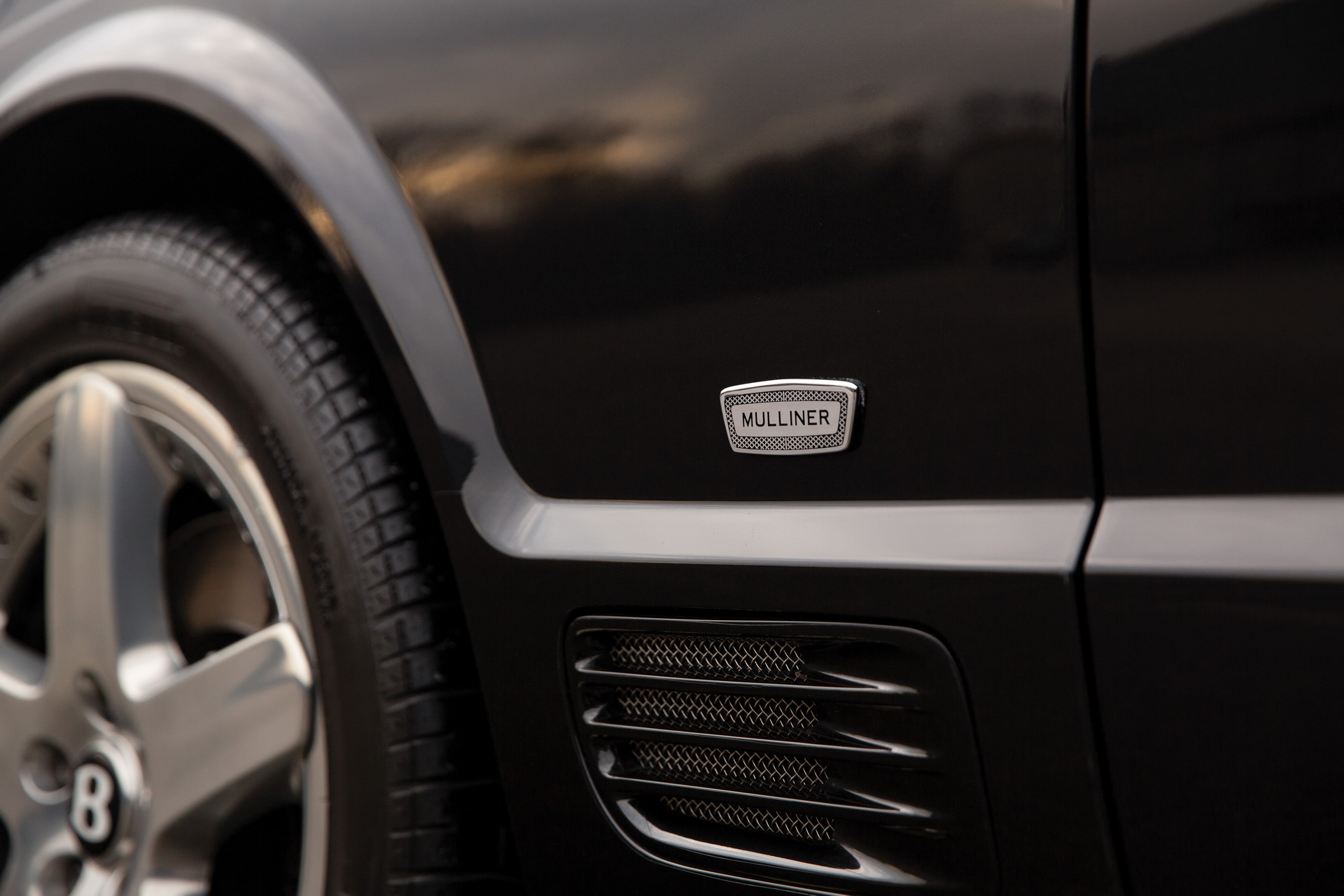 2007 Bentley Arnage Wants To Treat You Like A Royalty For New Audi A6 Money