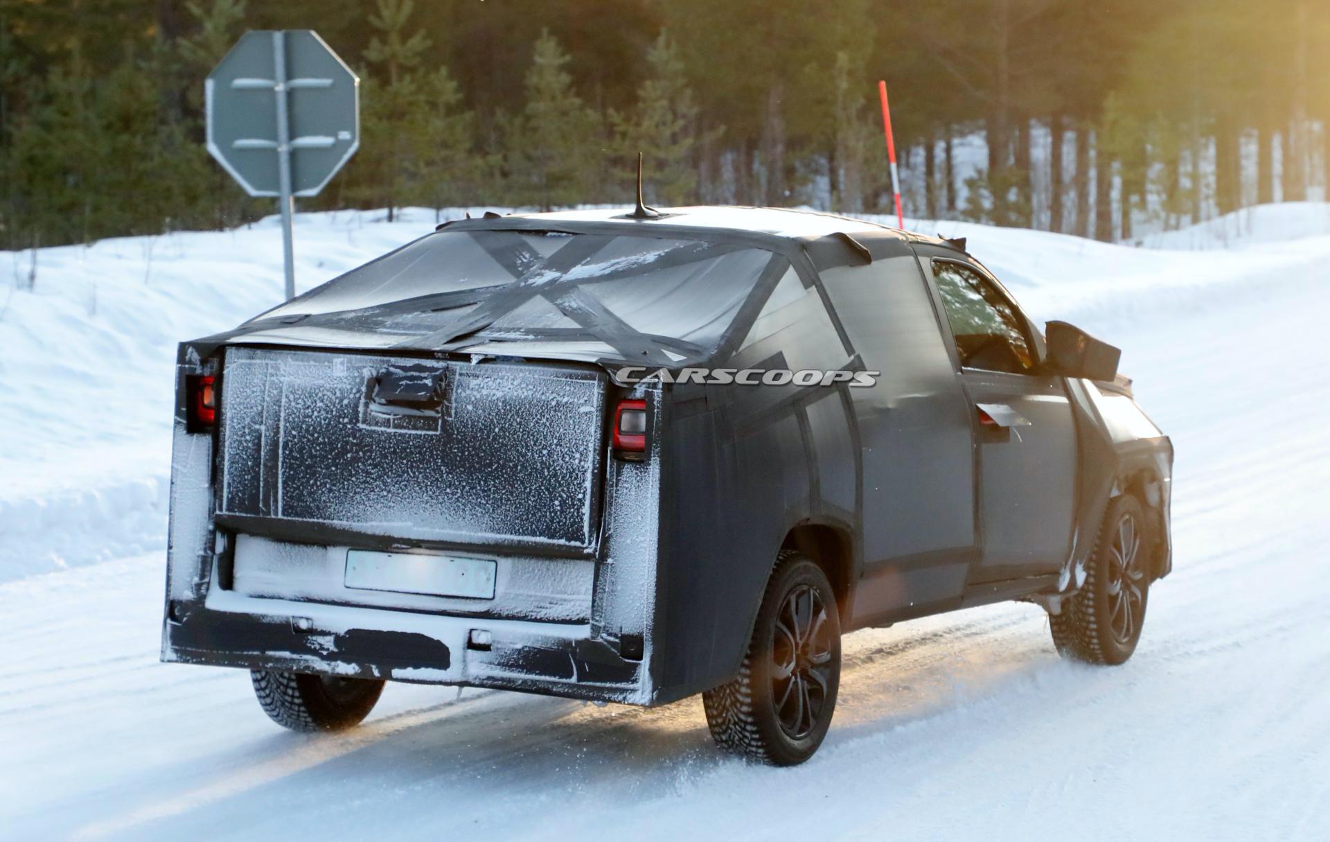 2020 Fiat Strada Pickup’s New Camo Pays Homage To Tesla Cybertruck