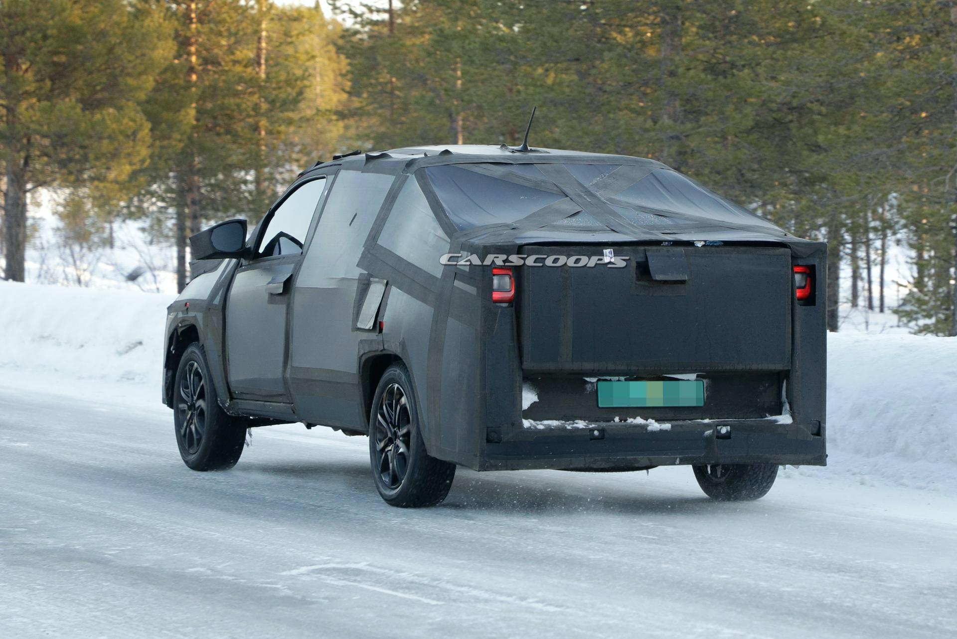 2020 Fiat Strada Pickup’s New Camo Pays Homage To Tesla Cybertruck