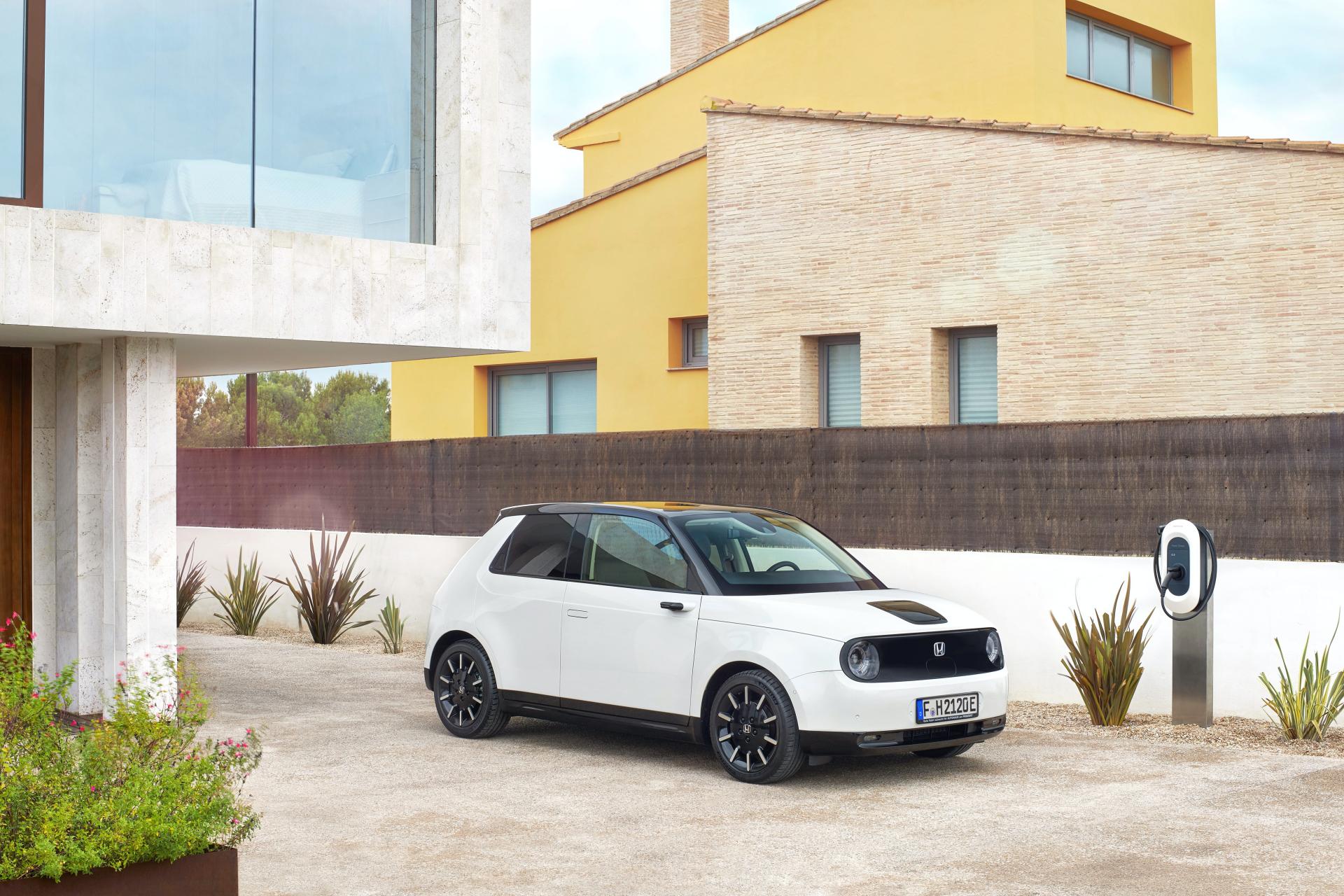 2020 Honda e Stars In Fresh Photo Gallery And Videos, Reveals Full Specs