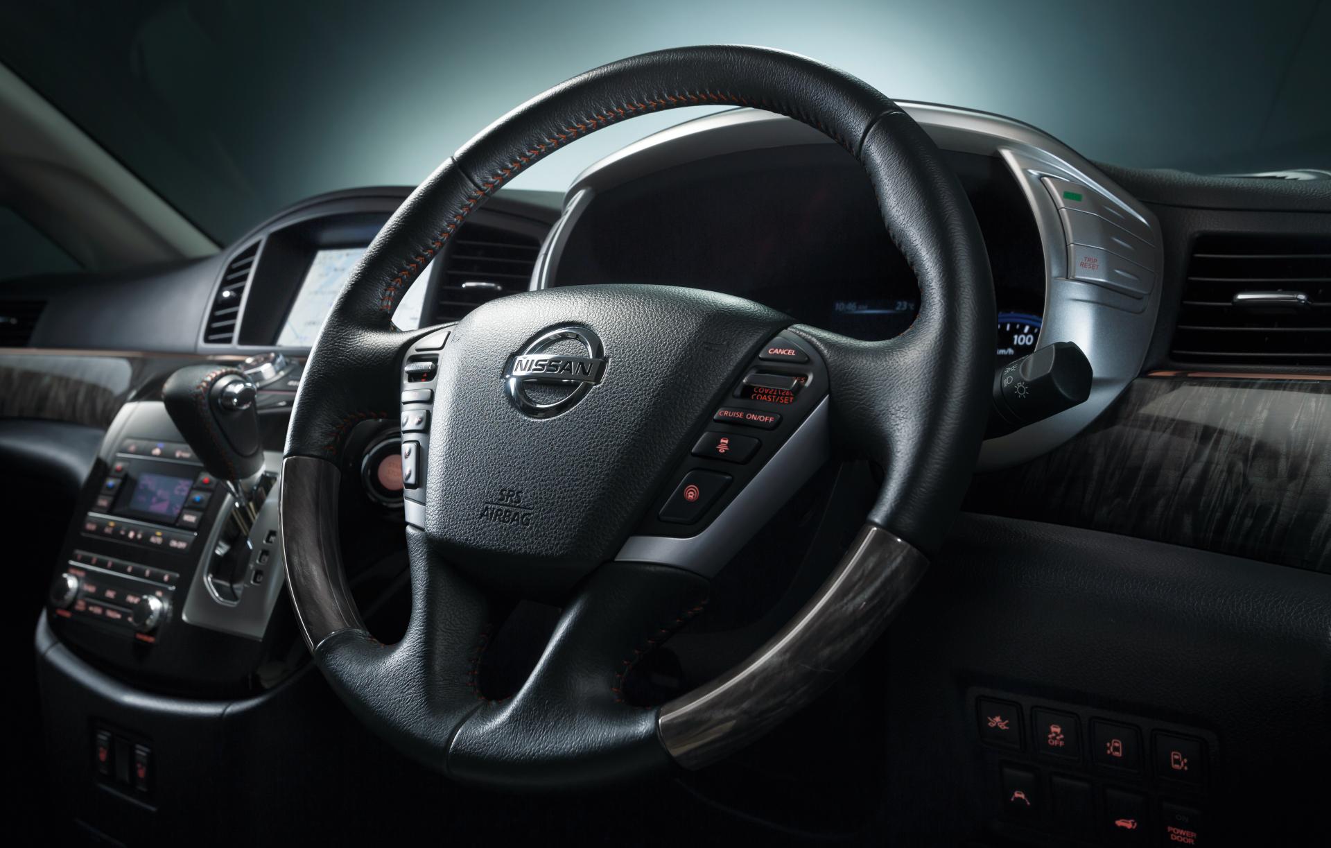 Nissan Elgrand Highway Star Jet Black Urban Chrome Has Grand Name, Specification