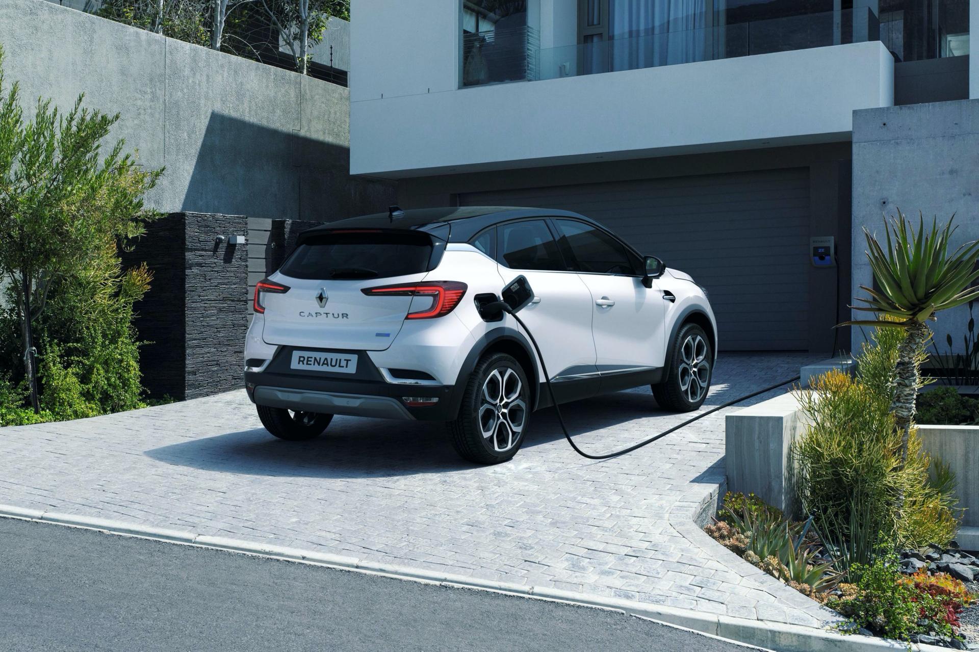 Renault Releases Captur Plug-In Hybrid And Clio Hybrid, PHEV Has 50 Km EV Range