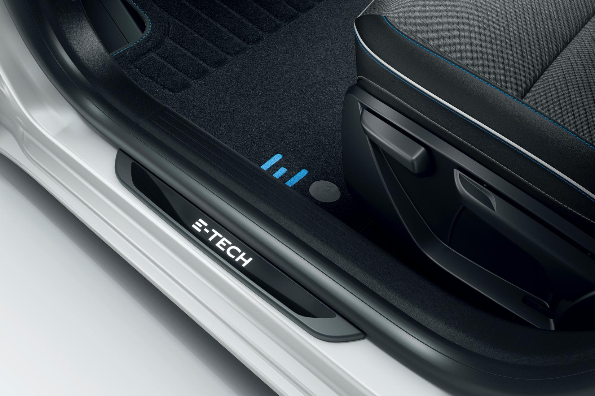 Renault Releases Captur Plug-In Hybrid And Clio Hybrid, PHEV Has 50 Km EV Range