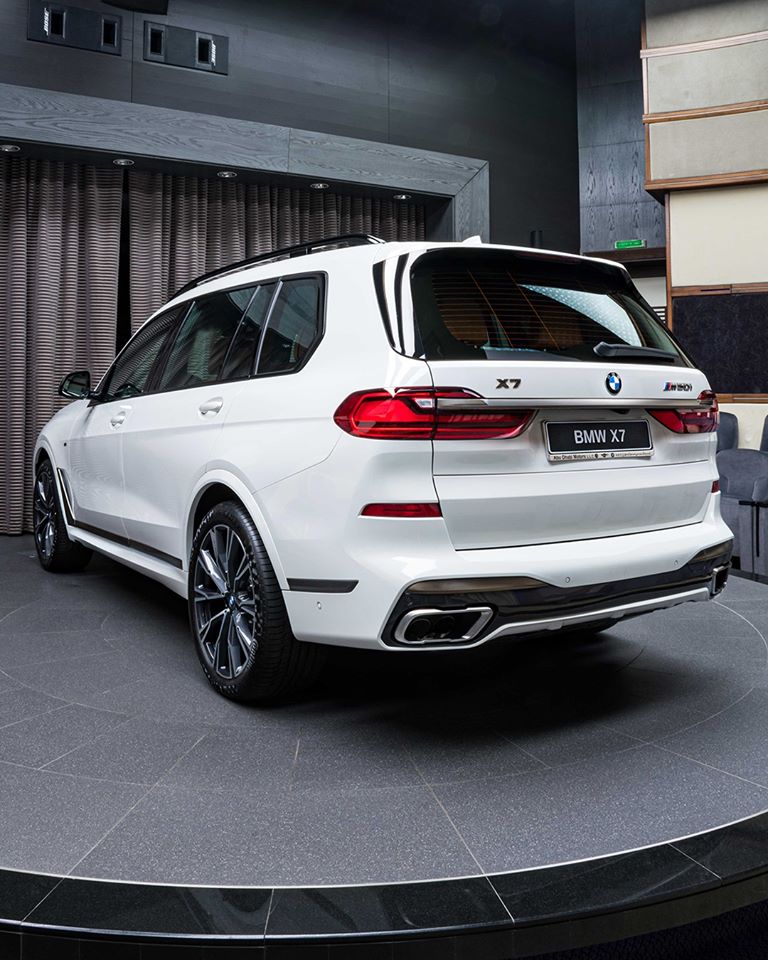Alpine White BMW X7 M50i Showcased With Tartufo Interior