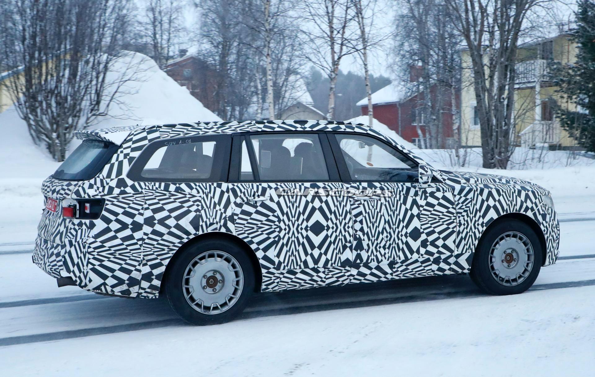 2022 Aurus Komendant, Russia’s Rolls-Royce Cullinan SUV Wannabe, Makes Dynamic Debut