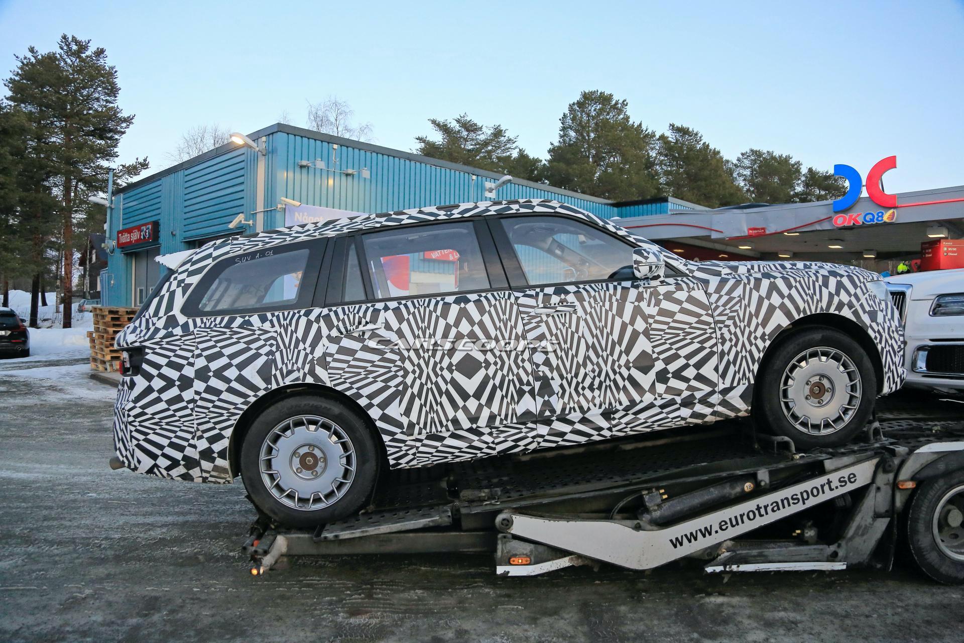 2022 Aurus Komendant, Russia’s Rolls-Royce Cullinan SUV Wannabe, Makes Dynamic Debut