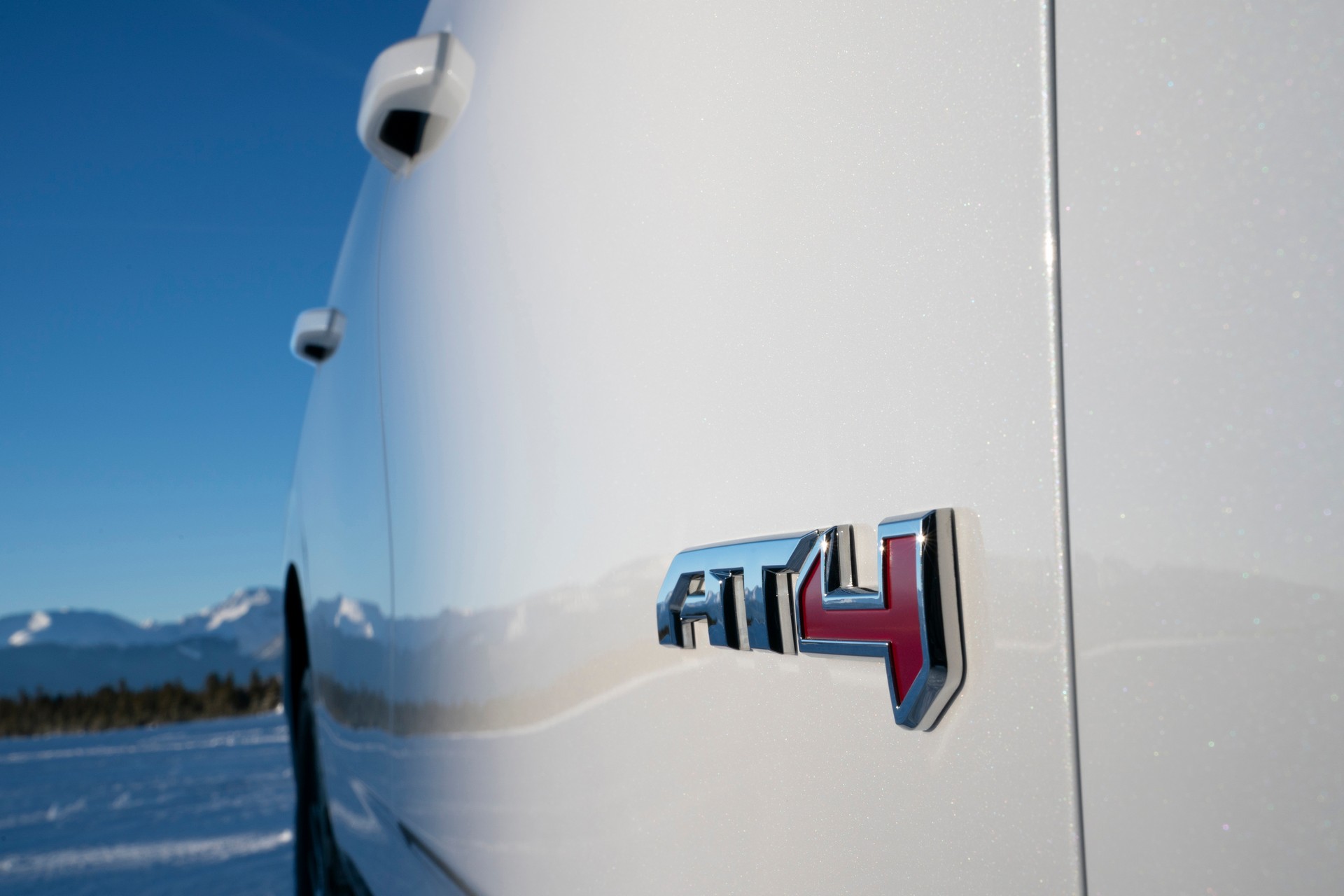 2021 GMC Yukon Is All-New From The Ground Up, Gains Rugged AT4 Variant