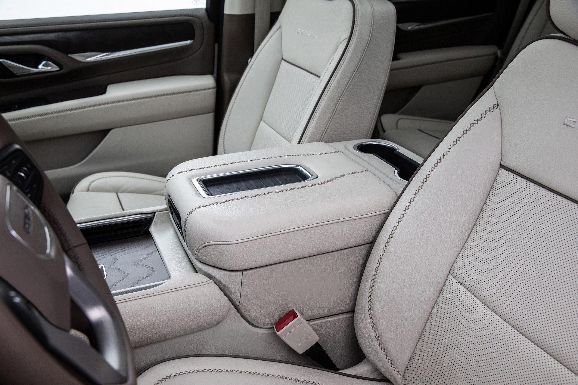 2021 GMC Yukon Is All-New From The Ground Up, Gains Rugged AT4 Variant