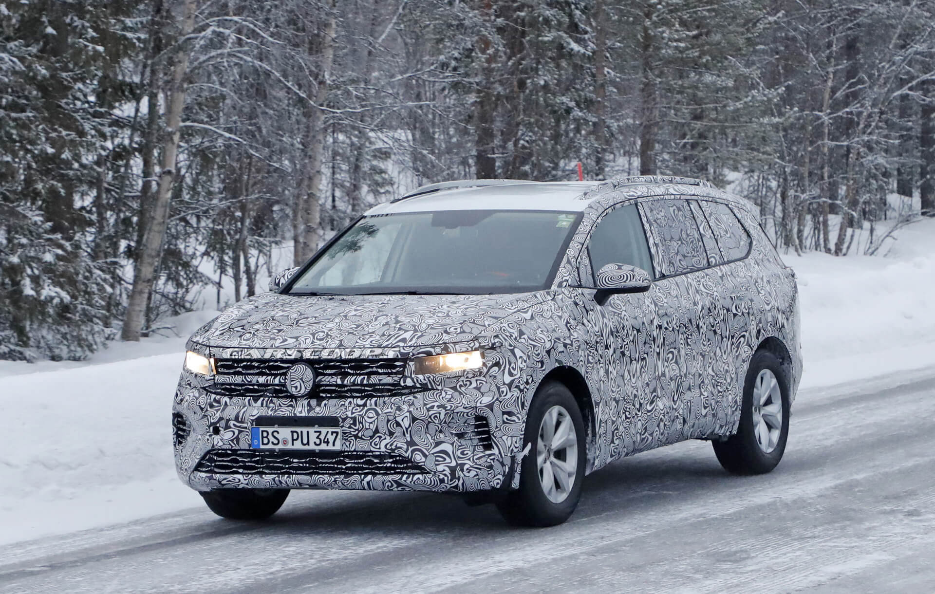 VW’s Super-Sized 2021 SMV Crossover Spied Testing In Europe