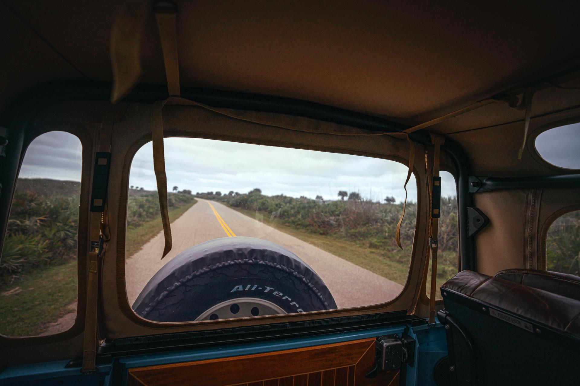Arkonik Turns 90’s Land Rover Defender Into Impossibly Cool Beach Buggy