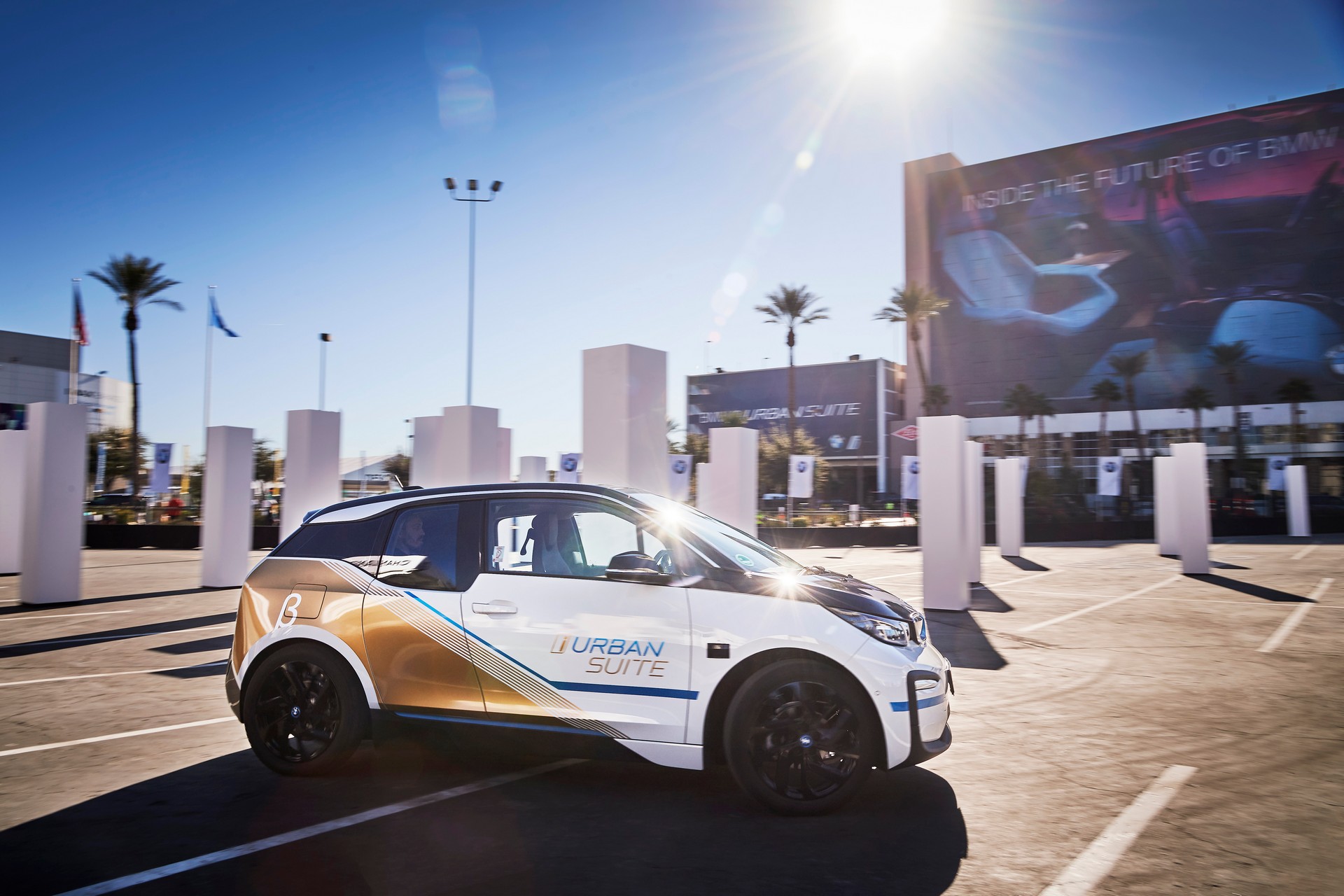 BMW Unveils i Interaction EASE Concept, Hints At X7-Based Mercedes-Maybach GLS Rival