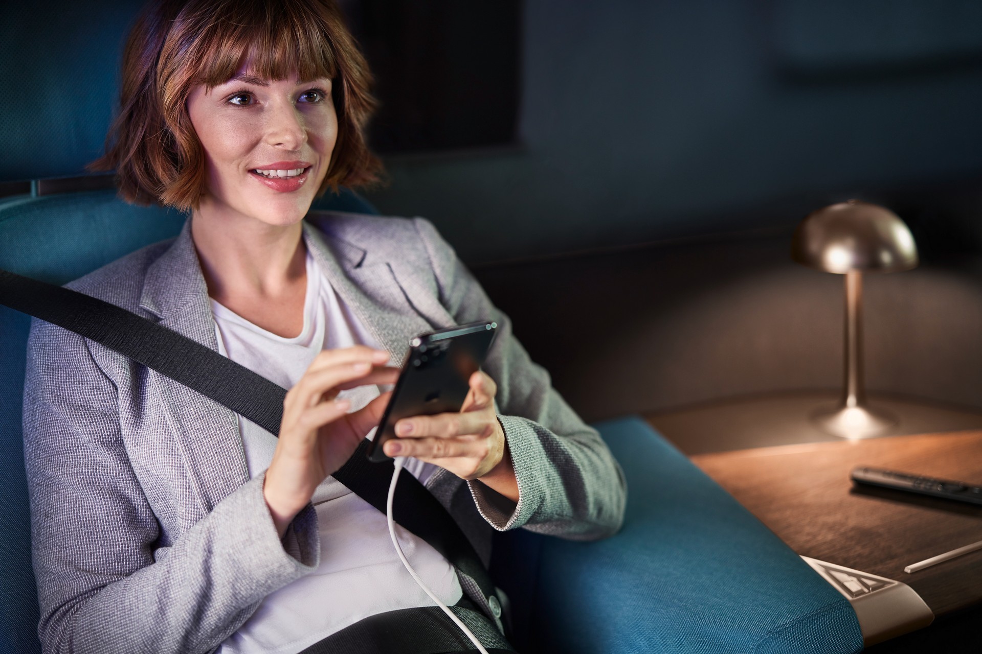 BMW Unveils i Interaction EASE Concept, Hints At X7-Based Mercedes-Maybach GLS Rival