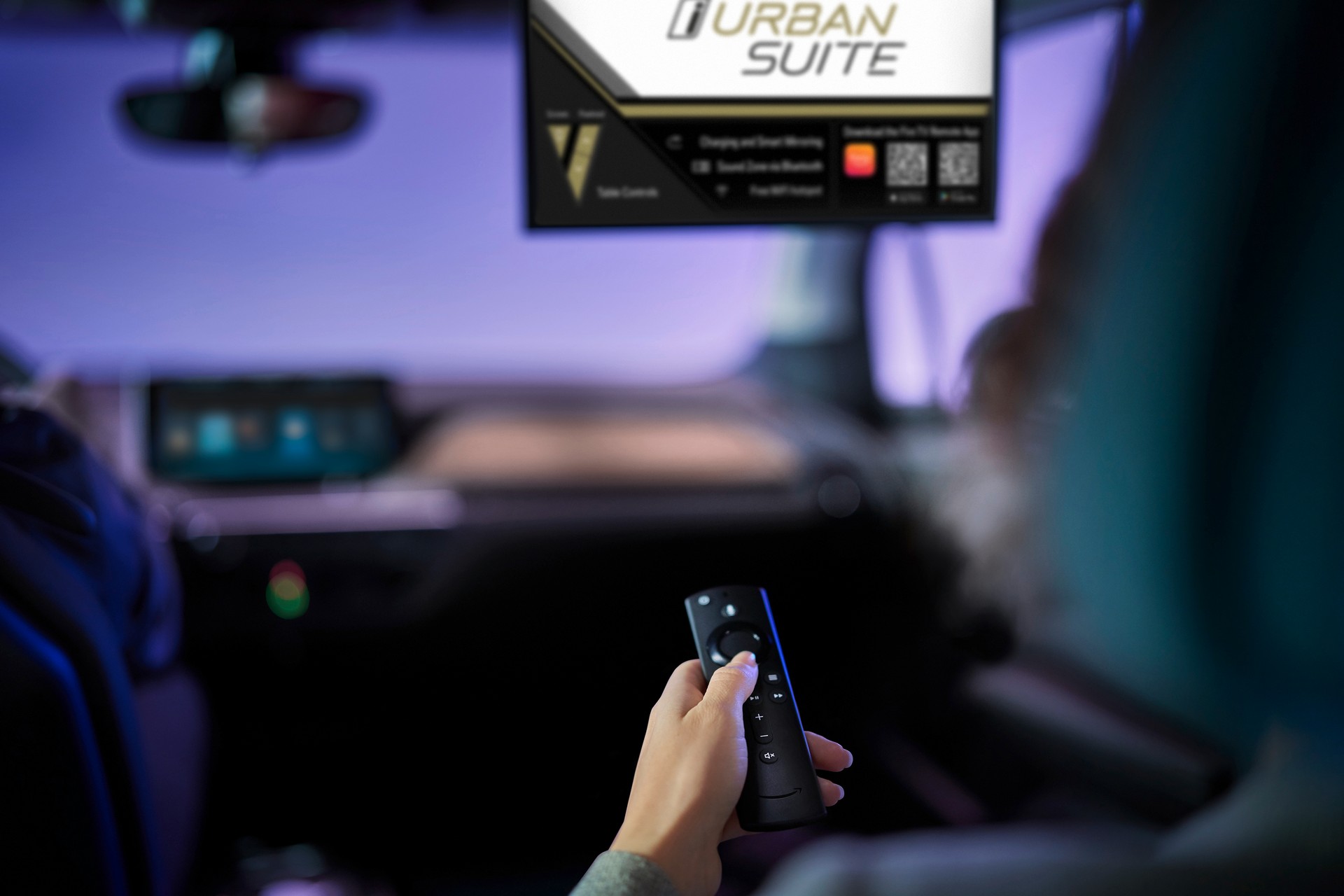 BMW Unveils i Interaction EASE Concept, Hints At X7-Based Mercedes-Maybach GLS Rival