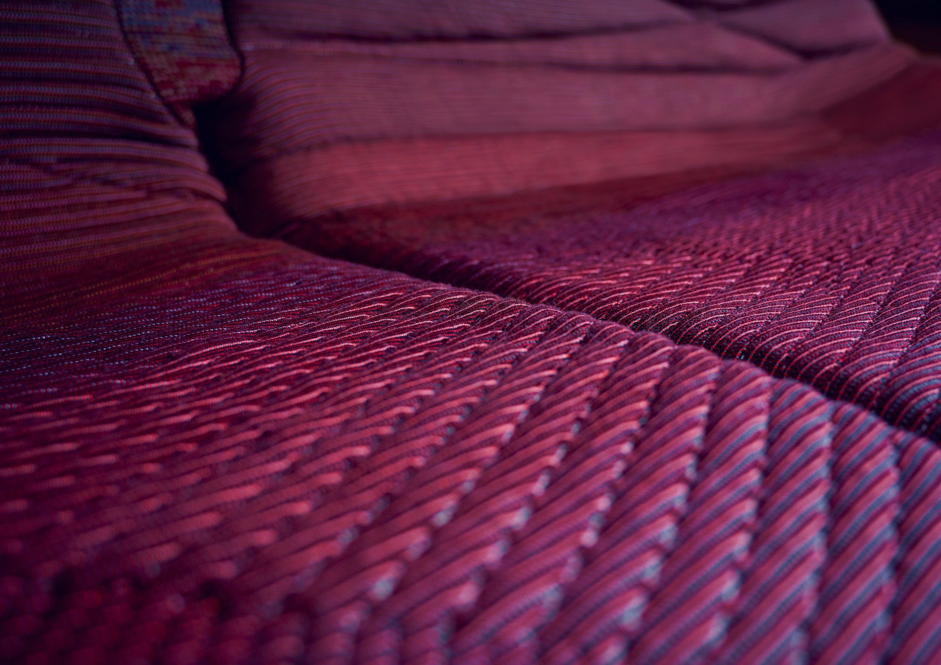 BMW Unveils i Interaction EASE Concept, Hints At X7-Based Mercedes-Maybach GLS Rival