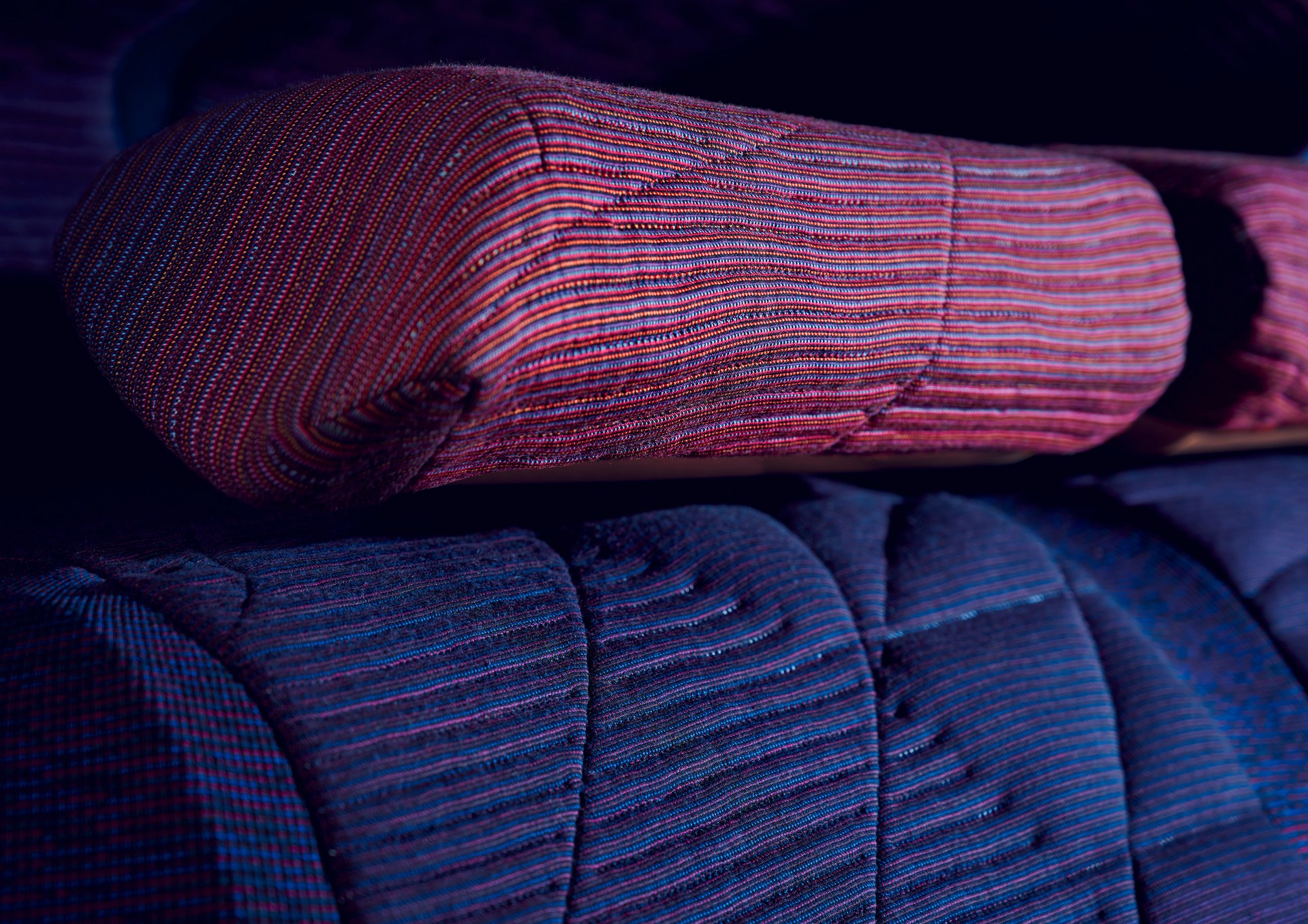 BMW Unveils i Interaction EASE Concept, Hints At X7-Based Mercedes-Maybach GLS Rival