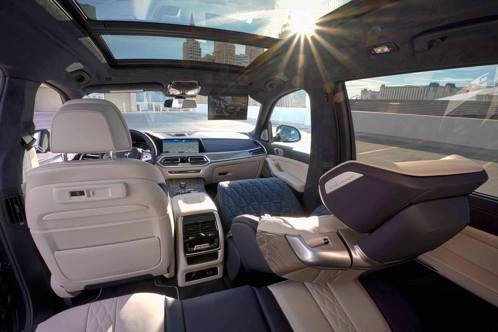 BMW Unveils i Interaction EASE Concept, Hints At X7-Based Mercedes-Maybach GLS Rival