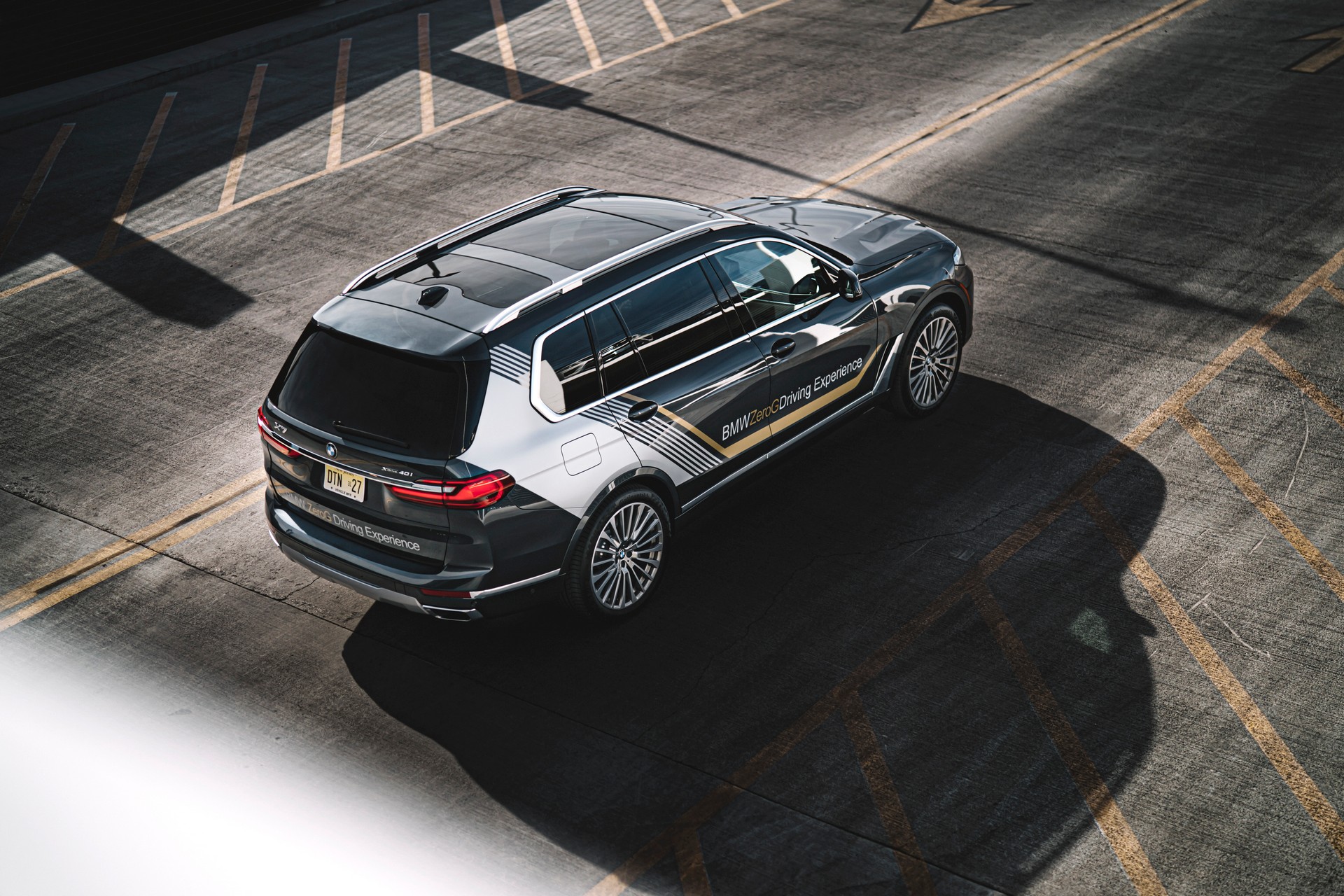 BMW Unveils i Interaction EASE Concept, Hints At X7-Based Mercedes-Maybach GLS Rival