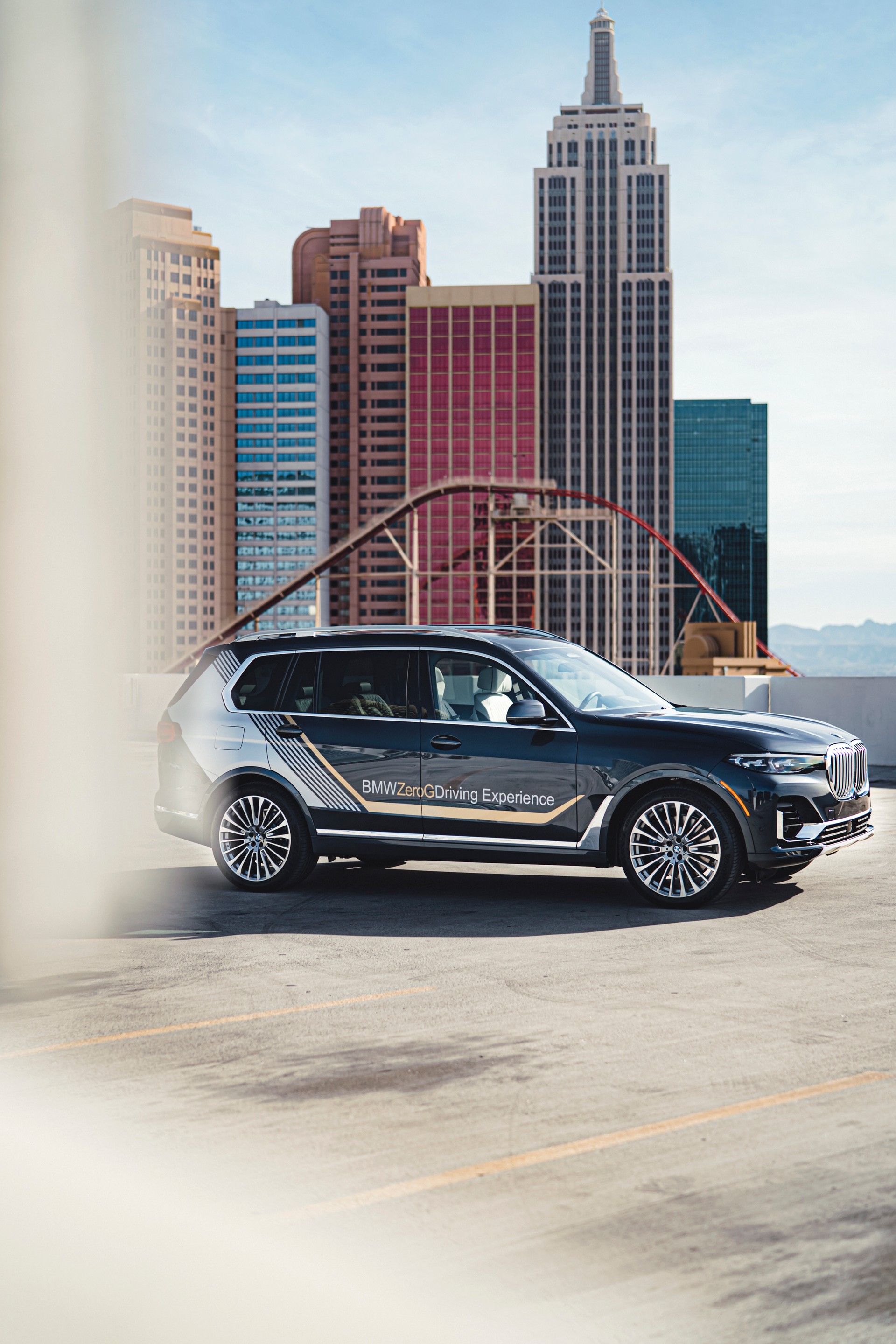 BMW Unveils i Interaction EASE Concept, Hints At X7-Based Mercedes-Maybach GLS Rival