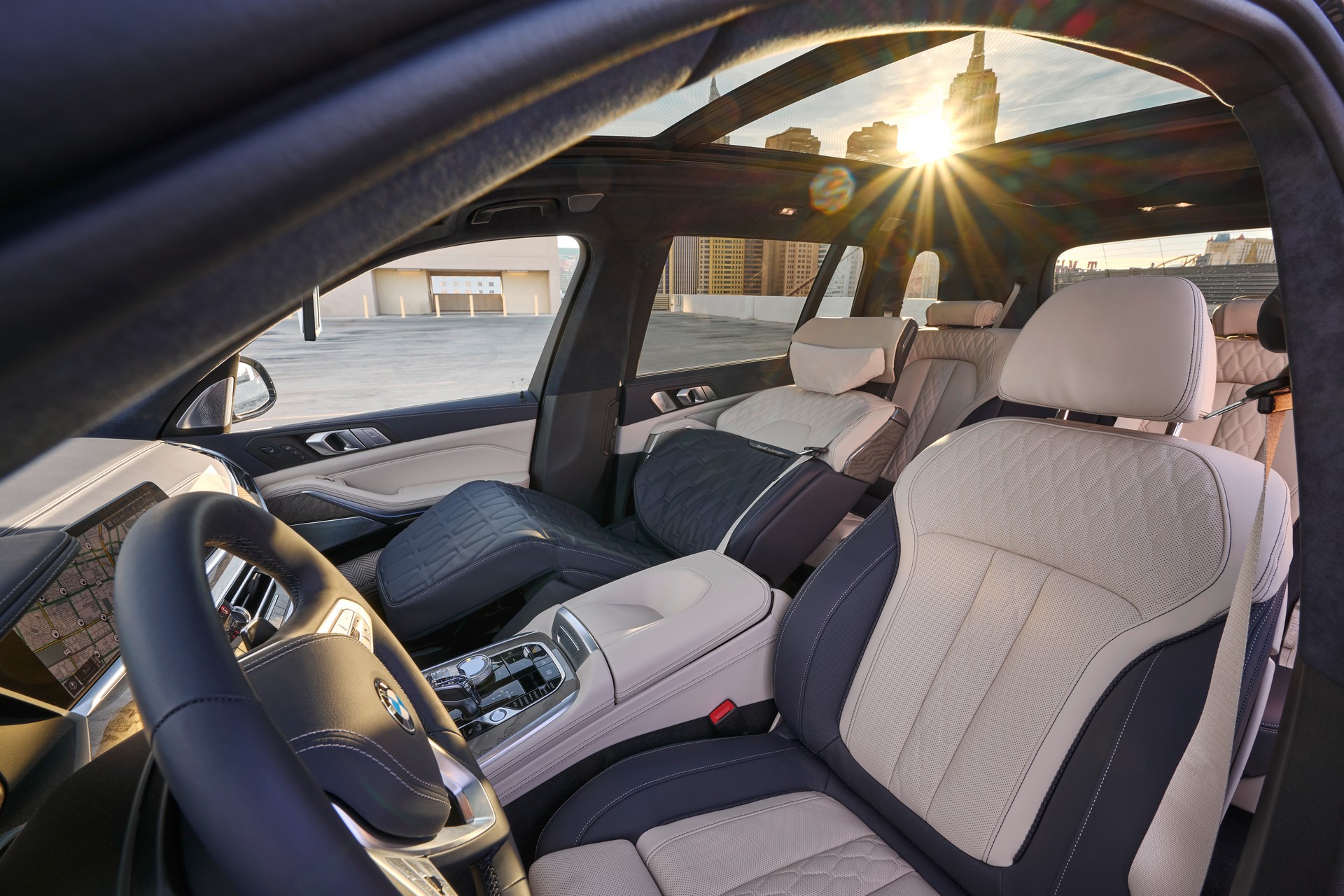 BMW Unveils i Interaction EASE Concept, Hints At X7-Based Mercedes-Maybach GLS Rival