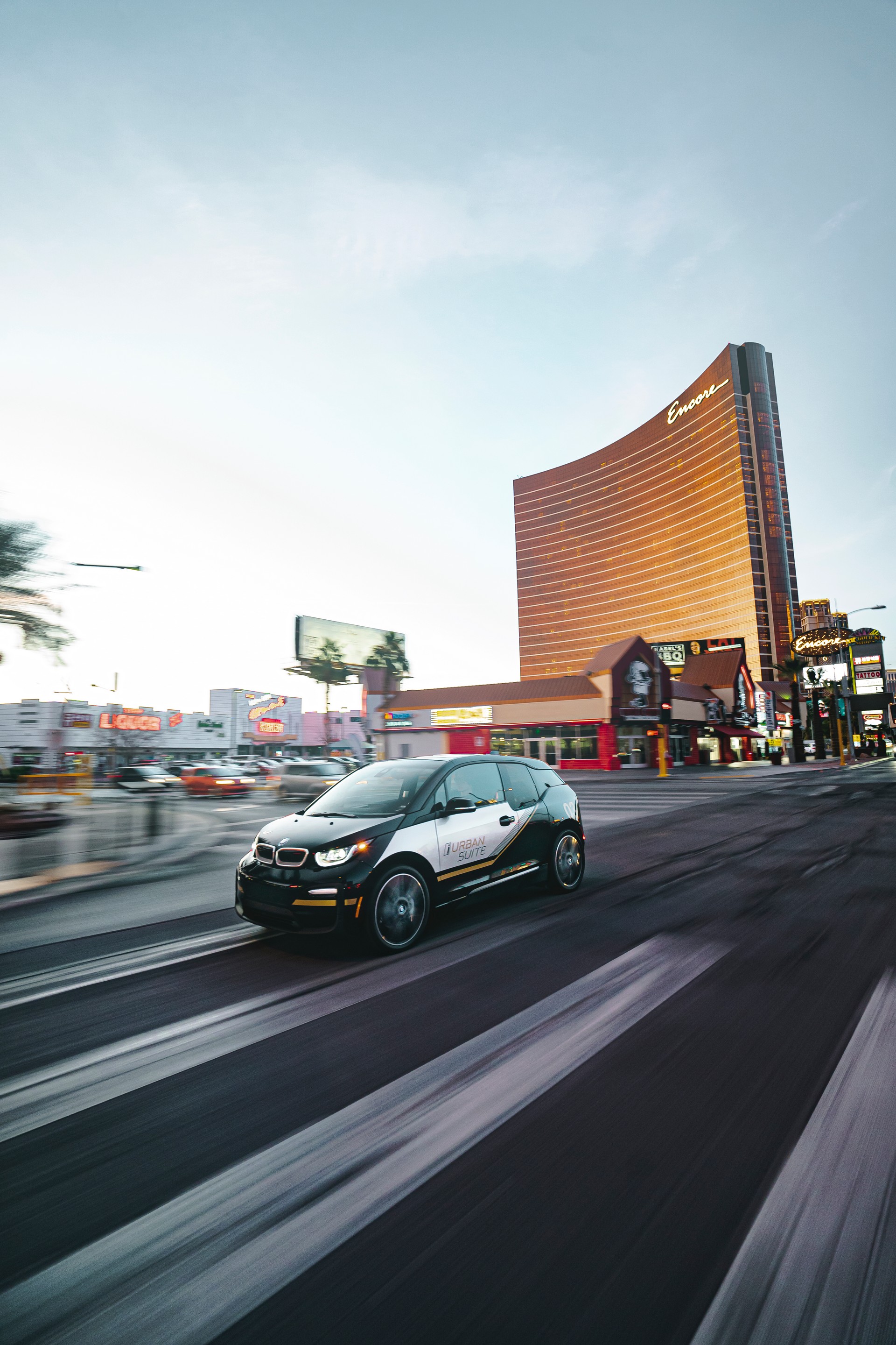 BMW Unveils i Interaction EASE Concept, Hints At X7-Based Mercedes-Maybach GLS Rival