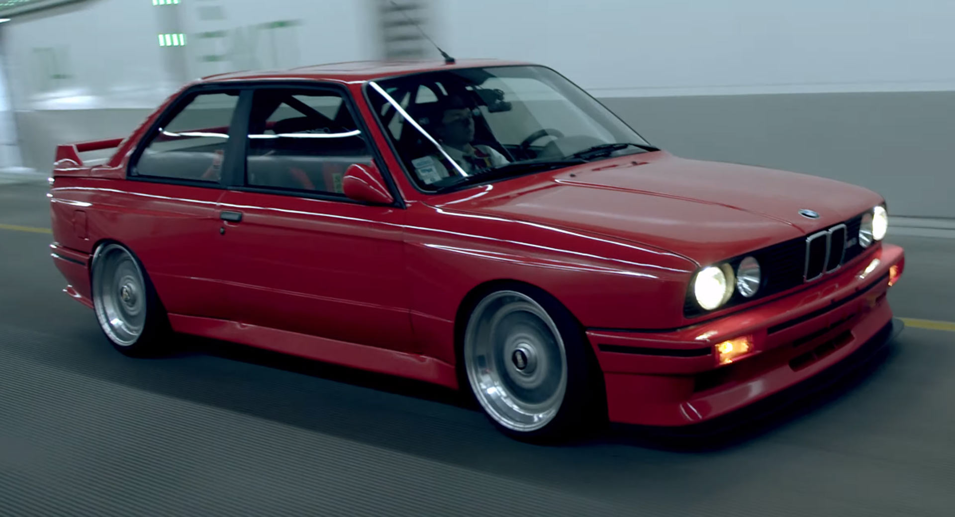 Youan: Bmw E30 M3 6 Cylinder