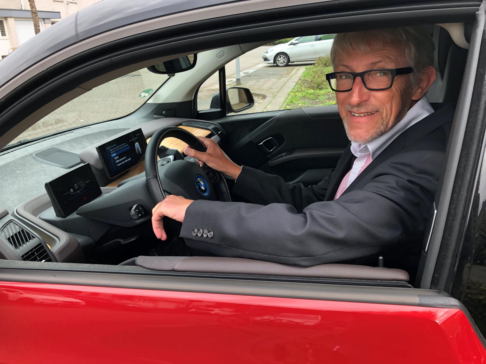 BMW i3 Owner Still Uses Original Brakes After Covering 277,000 Kilometers