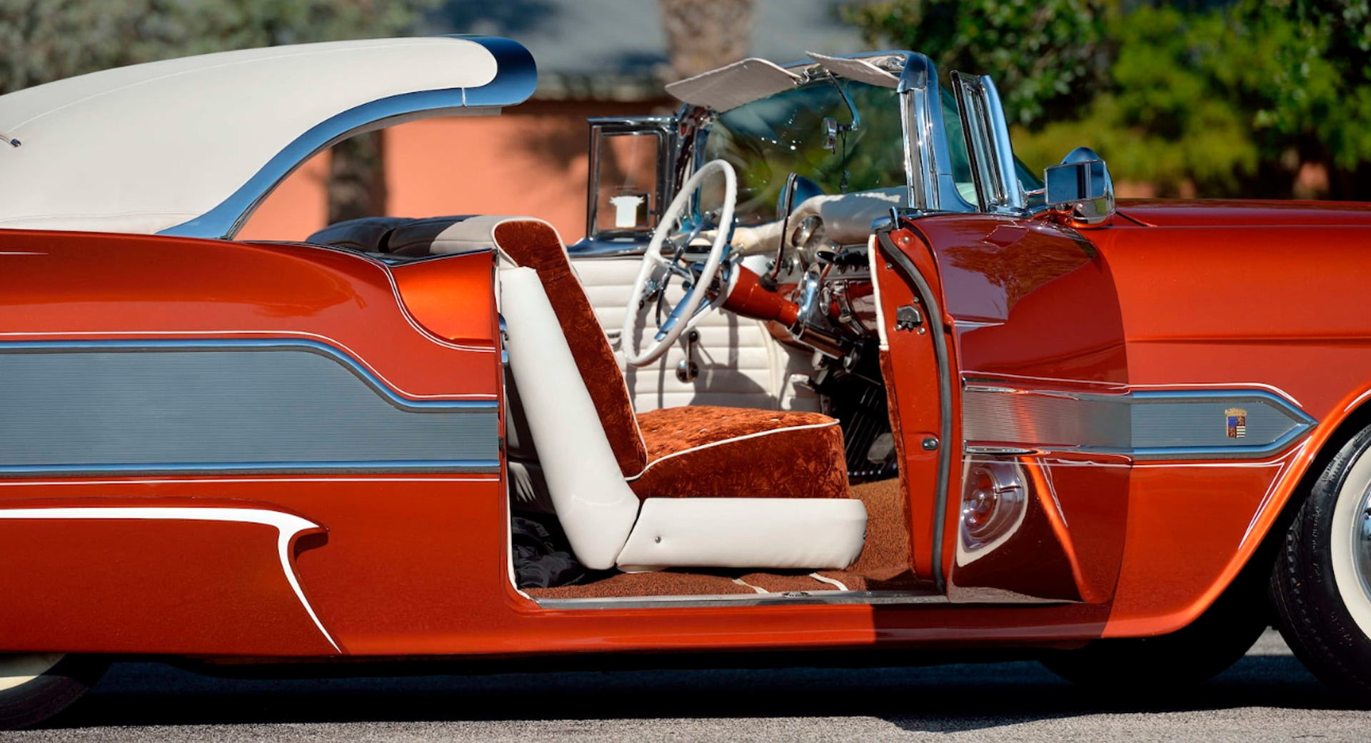 Barris Kustom’s 1955 Chevrolet Aztec Hot Rod Is Undeniably Bonkers