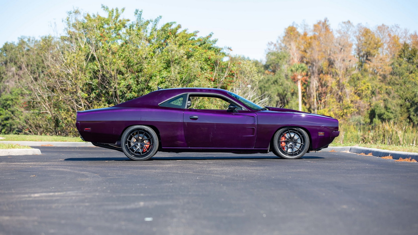 2019 Dodge Challenger Hellcat Wears Carbon 1969 Charger Body Like A Glove